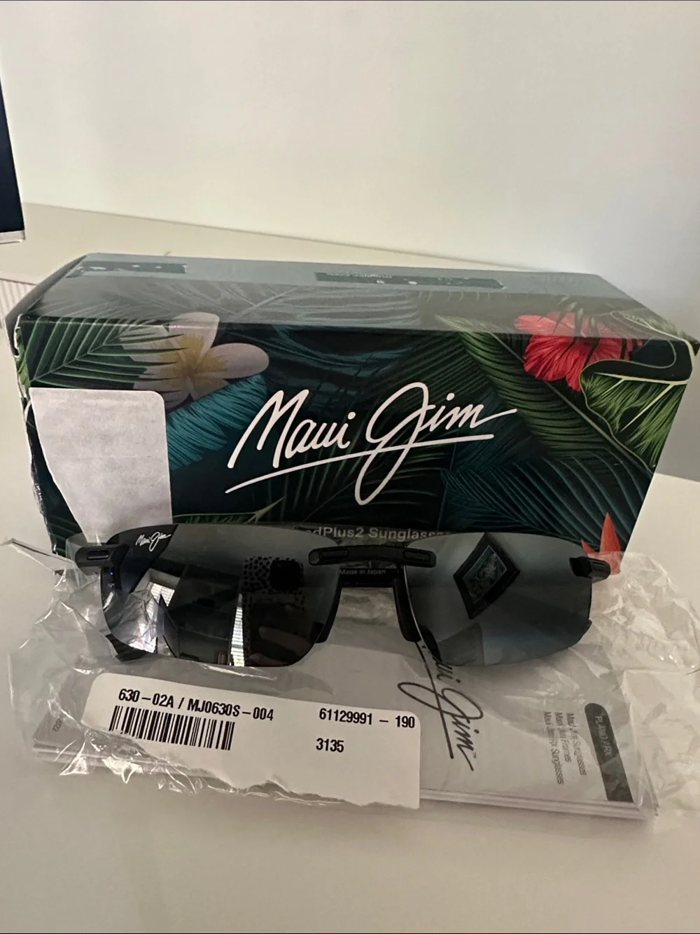Maui Jim Ilikou Polarized Sunglasses with Dark Gray/Black Lenses
